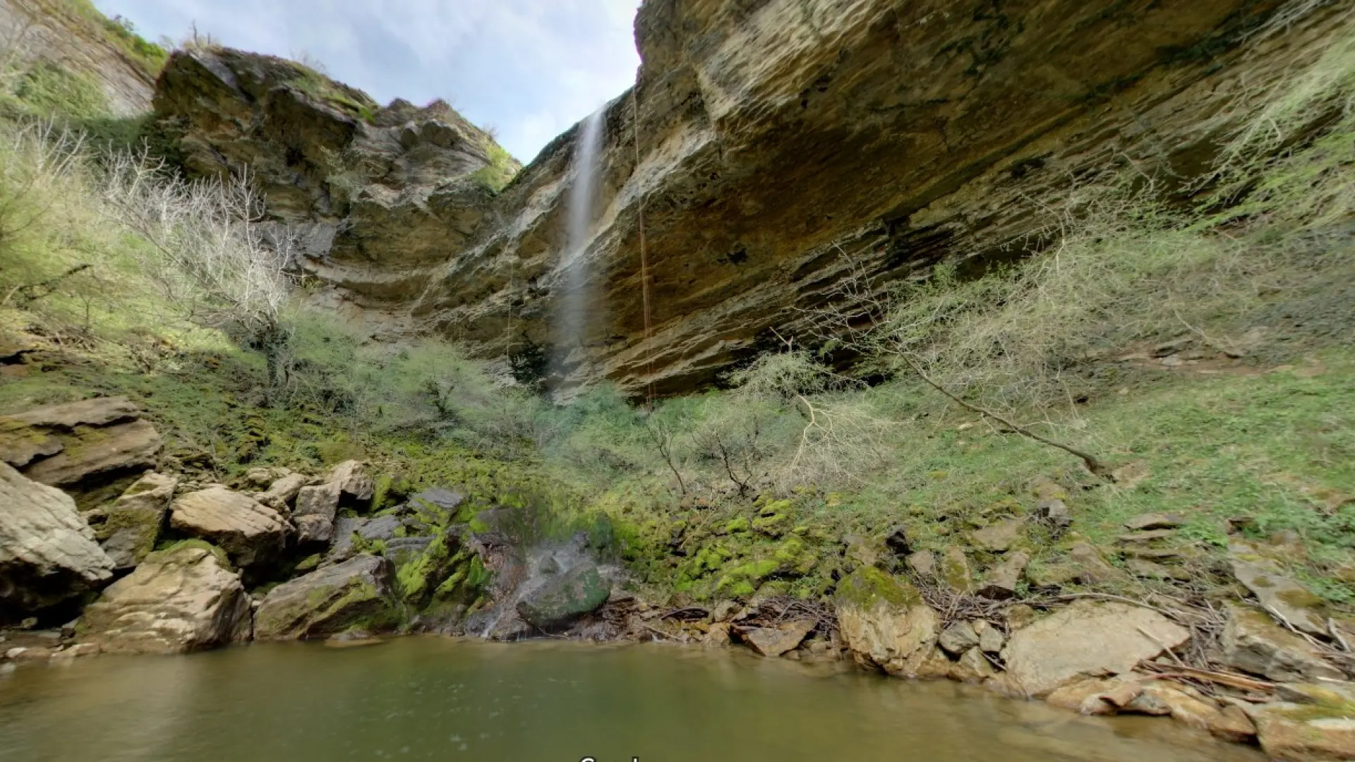 Muere un hombre de 46 años tras precipitarse desde una altura de 20 metros en la cascada de Aizpún