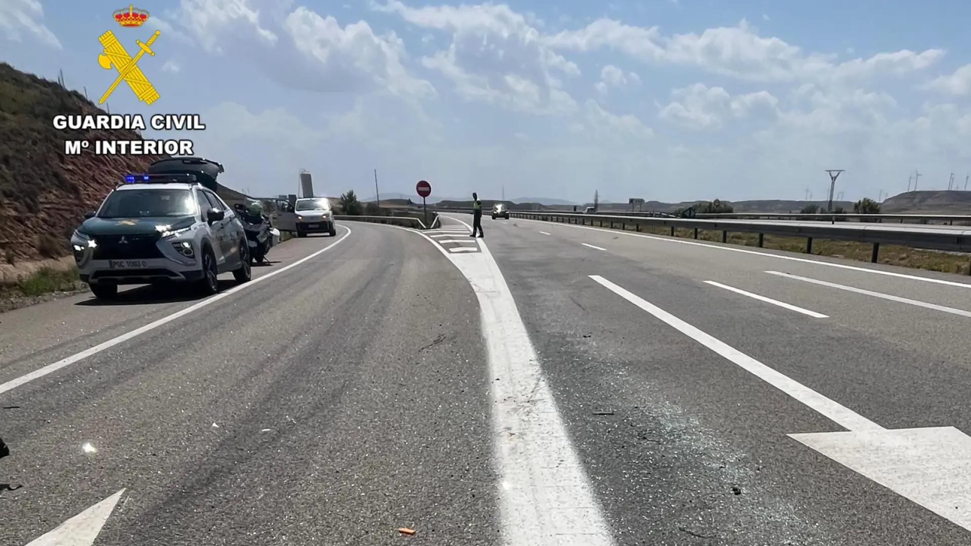 El vuelco de una furgoneta deja seis heridos en la a-23 a la altura de muel