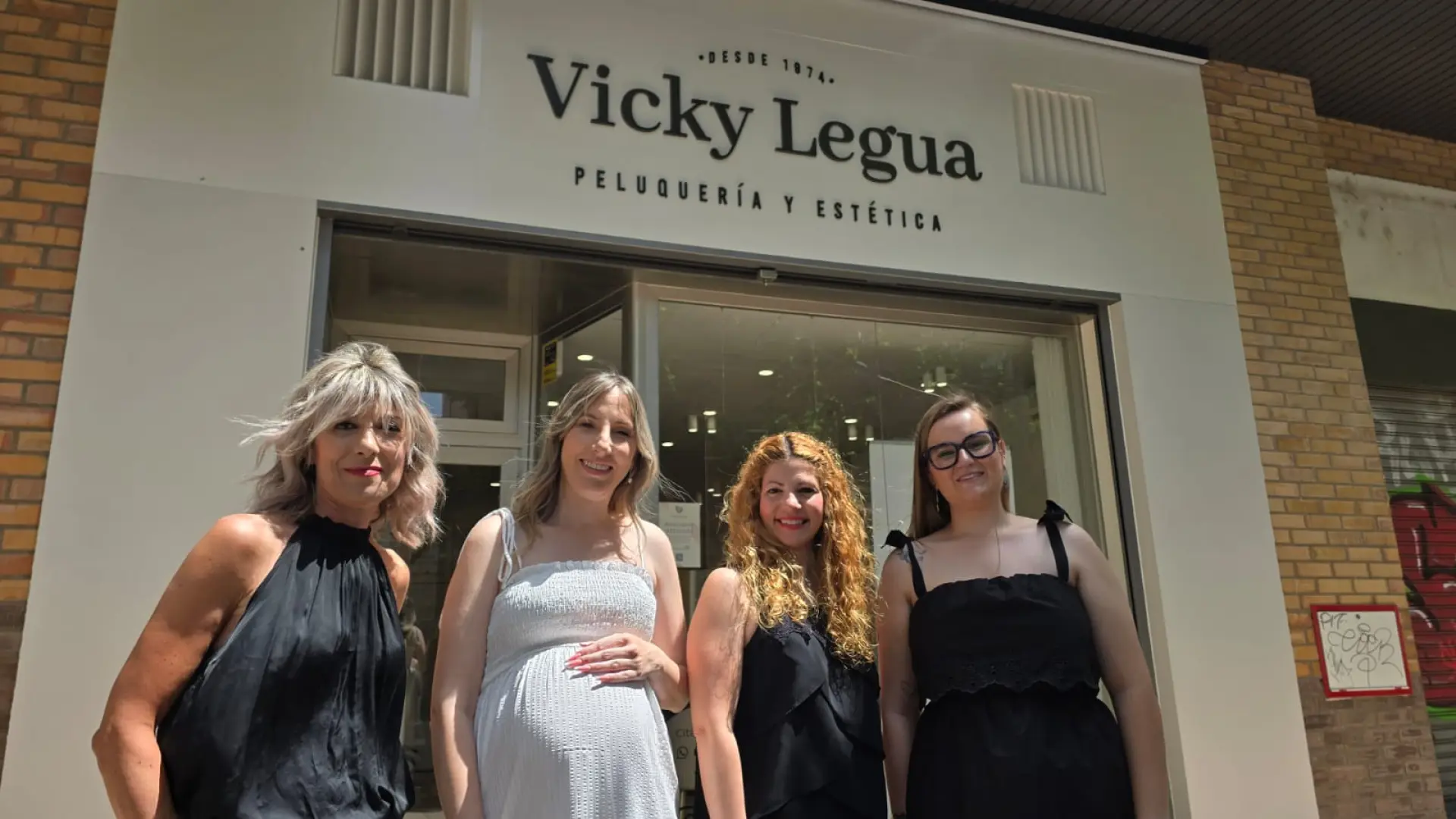 Vicky Legua la peluquería del Arrabal de Zaragoza que peina medio siglo de historias Vicky Legua la peluquería del Arrabal de Zaragoza que peina medio siglo de historias