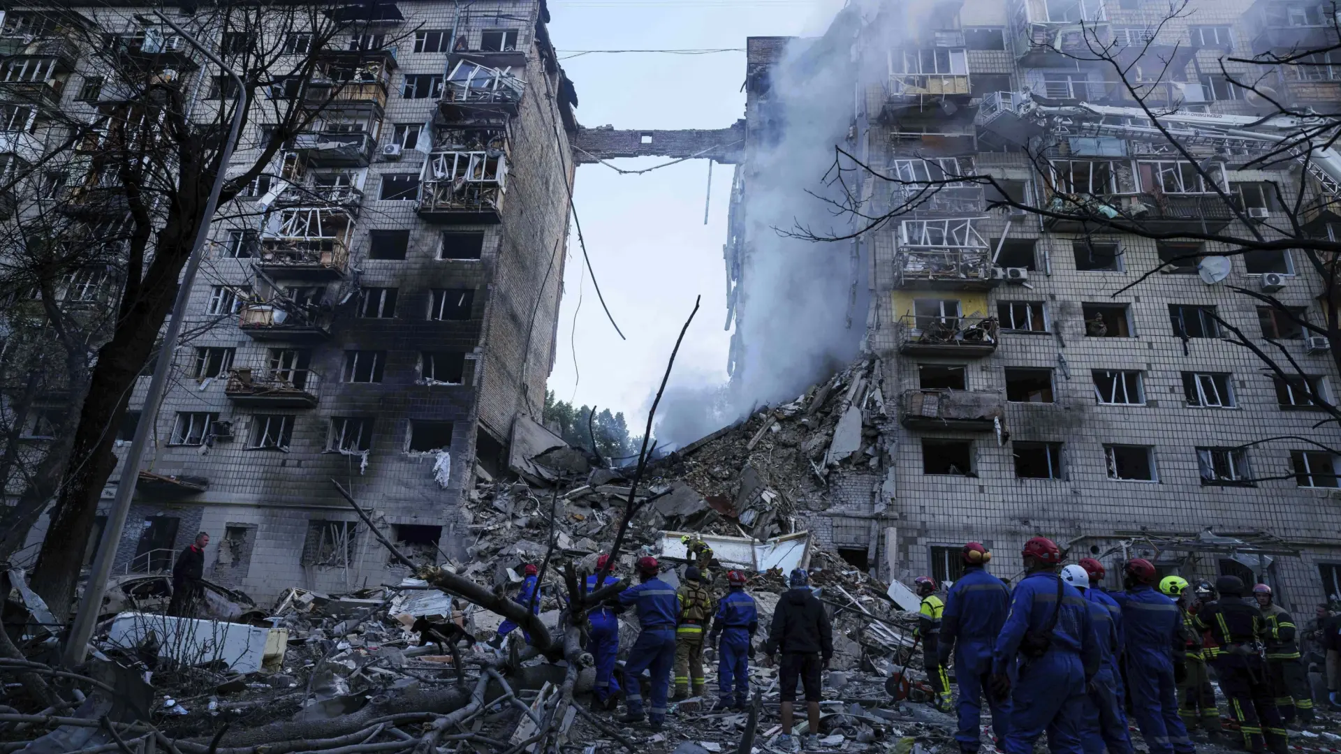 Al menos 14 muertos en un ataque masivo de Rusia sobre Kiev