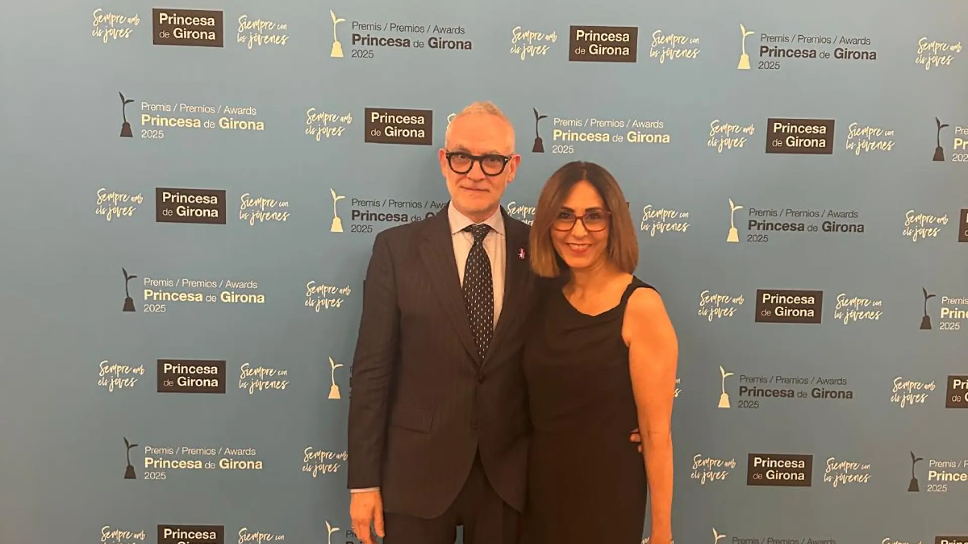 Dos colegios de Zaragoza premiados asisten a la gala de los Premios  Princesa de Gerona: 