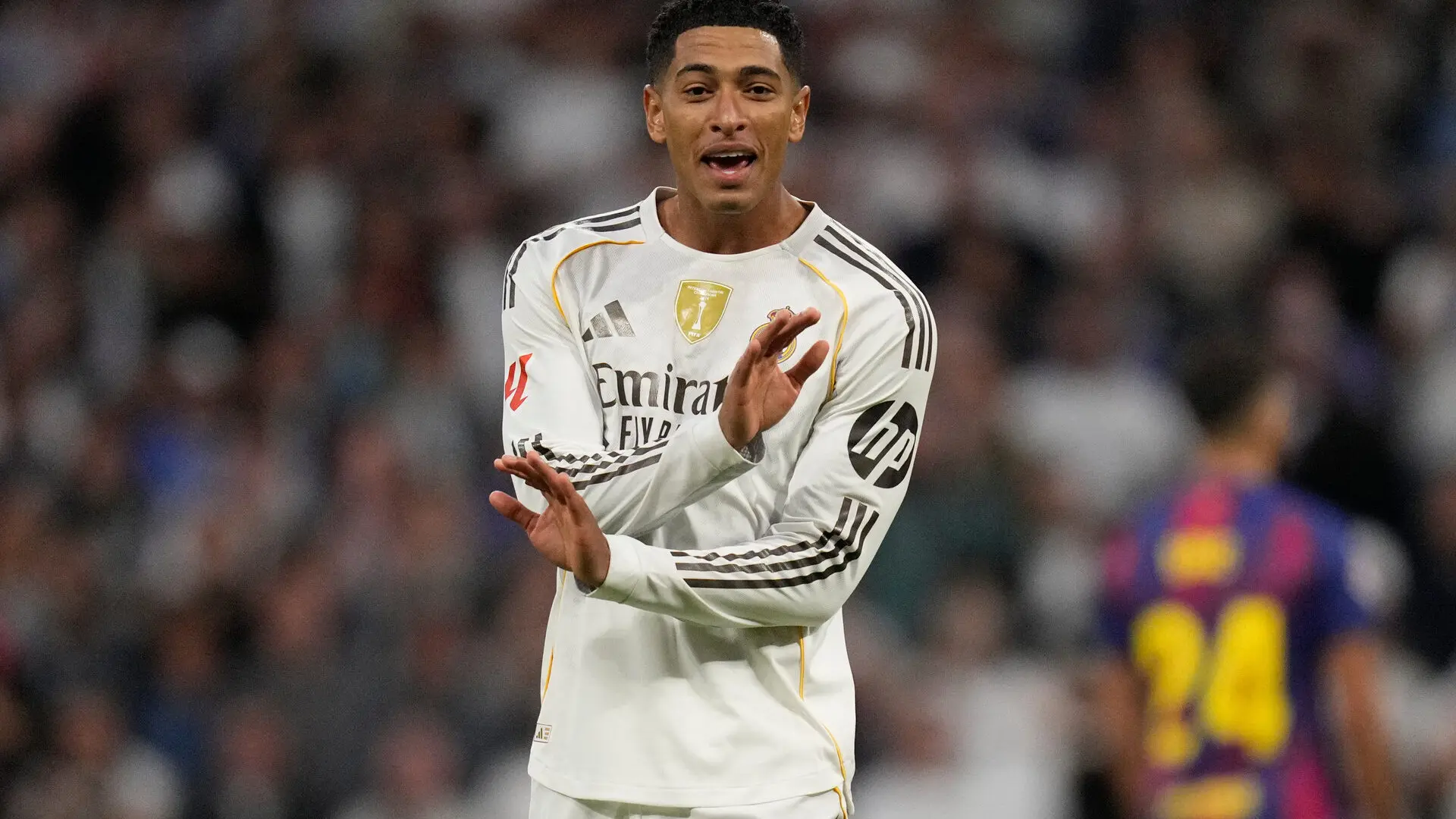 Bellingham 'saca' a Negreira tras una protesta de Pedri en el Clásico Real  Madrid-Barcelona