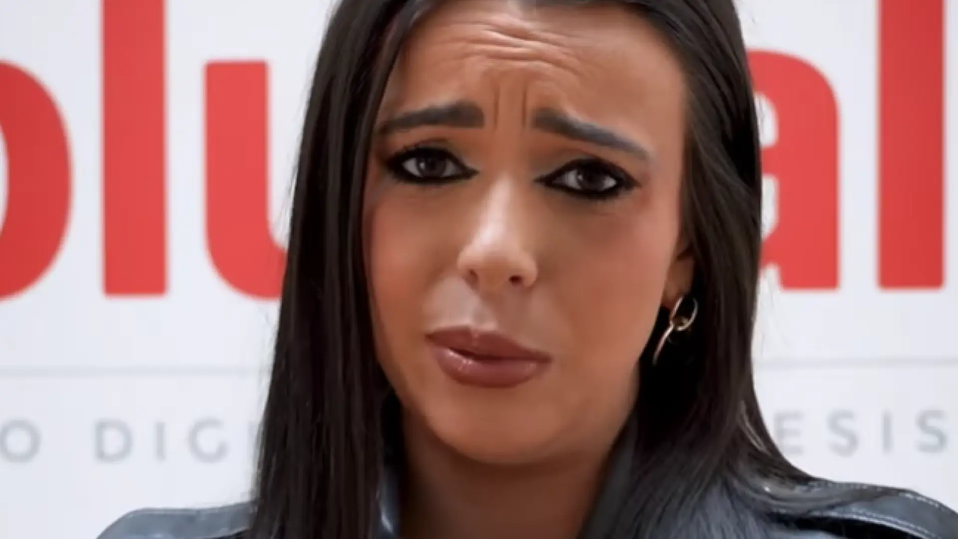 Sarah Santaolalla explota tras la agresión de Vito Quiles: "Por esta  gentuza tengo miedo y tomo pastillas para dormir"