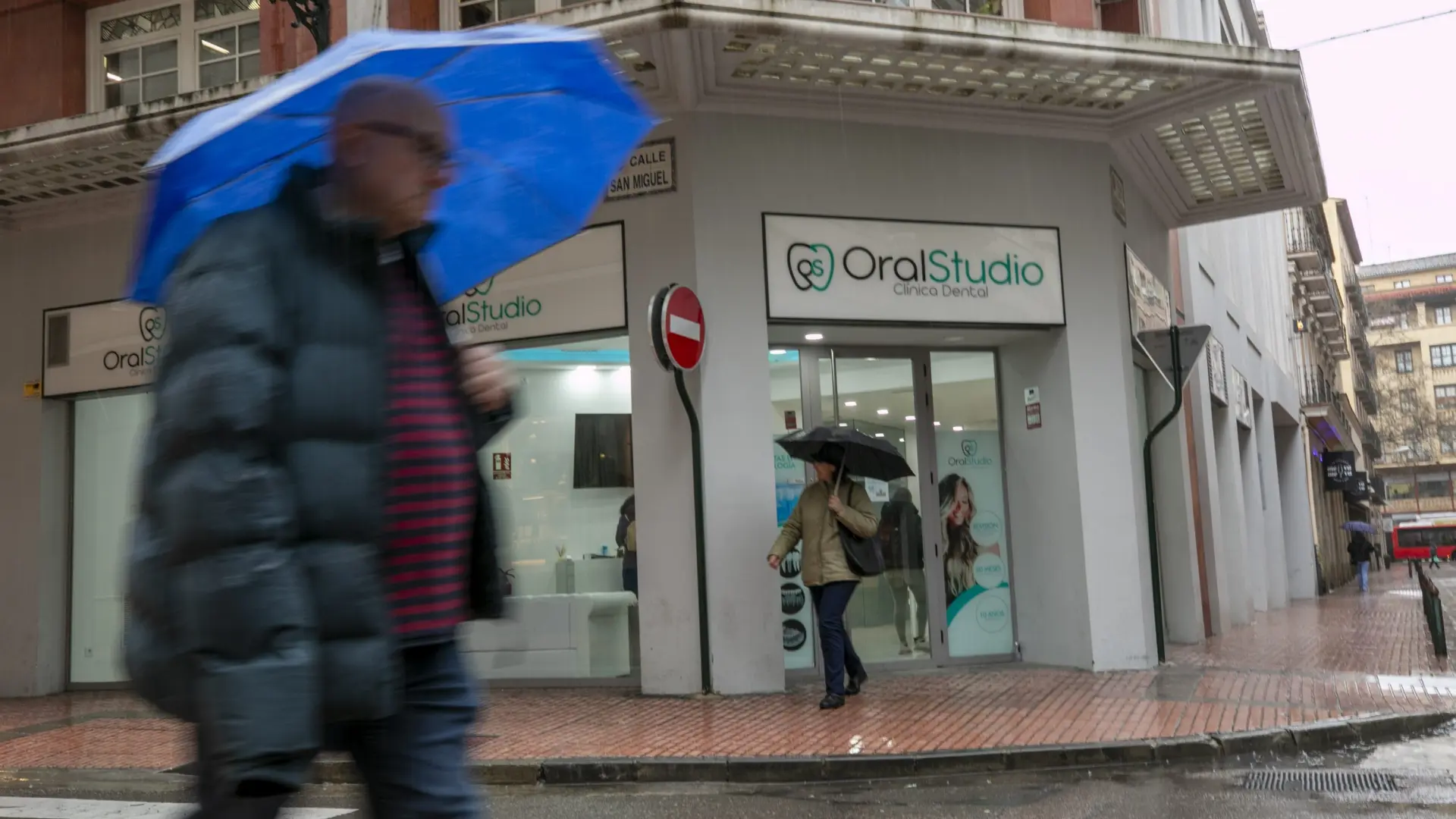 Afectados de la trama de I Dental en Zaragoza, sobre el cierre de Oral Studio: "Es lo mismo que en 2018, pero a menor escala"