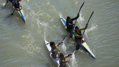 Las piraguas han surcado las aguas del Ebro en la 32 edición del Trofeo Ciudad de Zaragoza de Piragüismo.