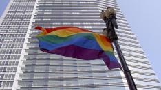 Una bandera arcoíris, símbolo del colectivo LGTB.