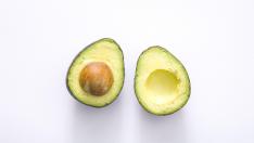 El aceite de aguacate es considerado un 'superalimento' por sus niveles de antioxidantes y grasas saludables
