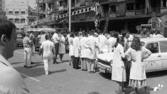Fotografías tomadas durante el incendio del hotel Corona de Aragón el 12 de julio de 1979 donde murieron 78 personas y 113 resultaron heridas