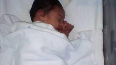 Nace Manaslu, bebé de la España vacía, hijo de los pastores de Pobar Lorena Genzor y Jesús Rodríguez.
