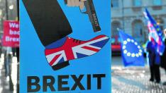 Manifestantes a favor de la Unión Europea defienden en Londres la campaña ‘People’s Vote’, que solicita una votación pública sobre el acuerdo final de ‘brexit’.