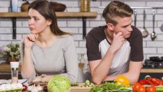 Cocinar mal, pelea en la cocina.