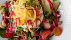 Ensalada de quinoa y frutas de verano