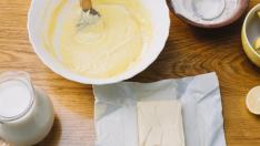 Ingredientes para hacer una tarta de limón.