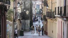La calle de Pignatelli, a la altura del andamio que impide el paso de los Bomberos.
