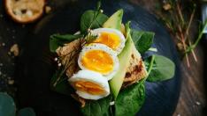 Huevos y aguacate