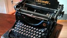 Maquina de escribir Olivetti M20