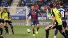 Imagen de Mikel Rico durante el enfrentamiento de la SD Huesca contra el CD Tenerife