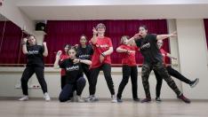 Una de las clases de KPop que se dan en la academia Bailaran.