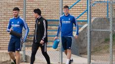 Puado, Cristian Álvarez y Vigaray, puntales básicos del Real Zaragoza, al inicio del último entrenamiento.