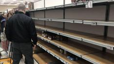 El asalto a los supermercados no solo se ha producido en las once localidades aisladas en las regiones de Lombardía y Veneto, consideradas el epicentro del brote, sino que se ha extendido a las grandes ciudades como Milán.