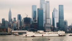 Llega a Nueva York el buque hospital de la Marina 'USNS Comfort'