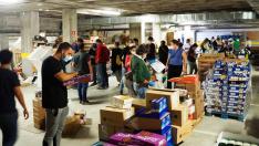 El colectivo reparte semanalmente comida y artículos de primera necesidad a unas 3.500 personas.