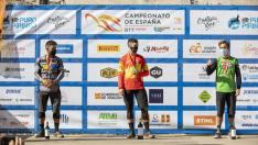 Gabriel Torralba, campeón de España de enduro, en el podio.