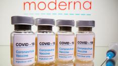 Viales de la vacuna desarrollada por Moderna contra el coronavirus.
