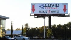Un anuncio de pruebas para detectar el coronavirus en Estados Unidos.