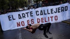 Protesta en Chile por la muerte de un artista callejero a manos de la Policía.