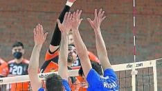 Partido de voleibol entre el CV Teruel - Melilla Sport.