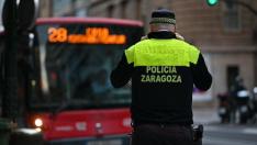 En el suceso han intervenido agentes de la Policía Local y bomberos de Zaragoza.