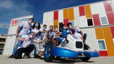Presentación del equipo aragonés que irá a competir al campeonato de vehículos eléctricos, con el DG de Innovación y FP Toni Martínez.