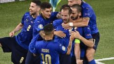 Italia golea a Suiza (3-0)