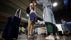 El coronavirus frena su avance en Cataluña, pero aumentan los pacientes críticos.