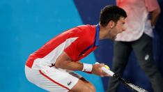 Djokovic, muy enfadado, en un partido de los Juegos Olímpicos