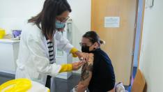 Vacunación en el centro de salud Actur Oeste de Zaragoza