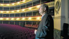 José Lujis Melero, enamorado de la jota desde adolescente, ensaya algunas tonadas en el Teatro Principal.