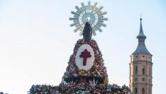 La Virgen del Pilar ya luce su manto de flores