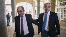 El presidente de Aragón, Javier Lambán (i), con el alcalde de Zaragoza, Jorge Azcón.