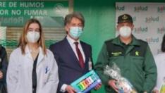 La Asociación Sonrisas ha hecho entrega este martes de 5.000 euros en juguetes donados por Puerto Venecia