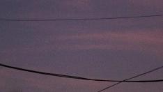 Luces de Navidad con energía solar en la Cañada Real para reivindicar la vuelta de la electricidad.