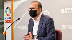 El consejero de Educación, Felipe Faci, en rueda de prensa este martes.