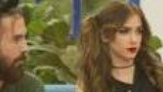 Carlota Prado, de 'Gran Hermano Revolution', junto a José María, en el centro de la imagen