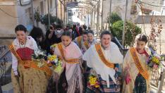 Las Majas de las fiestas, ayer, de camino a la misa