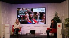 De izda. a dcha., Ane Epalza, gestora de Comunicación de Coca Cola Europacific Partners en Cantabria y Bizkaia, y María del Mar Fuentes, catedrática de Organización de Empresas de la Universidad de Granada, en la Cámara de Comercio de Zaragoza.