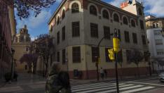 El Conservatorio Profesional de Música de Zaragoza se ubica en un antiguo colegio de la calle de San Vicente de Paúl.