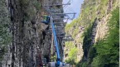 Obras en el Congosto de Ventamillo tras un desprendimiento en 2021.