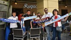 Foto de ambiente de aficionados de la SD Huesca y el Real Zaragoza, listos para el derbi aragonés