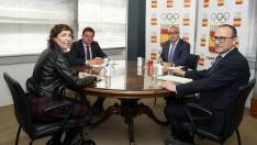 Foto de reunión en el COE con los representantes de Aragón y Cataluña para tratar la candidatura a los Juegos Olímpicos de Invierno 2030